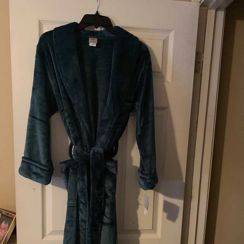 N by Natori Velvet Robe NWT
